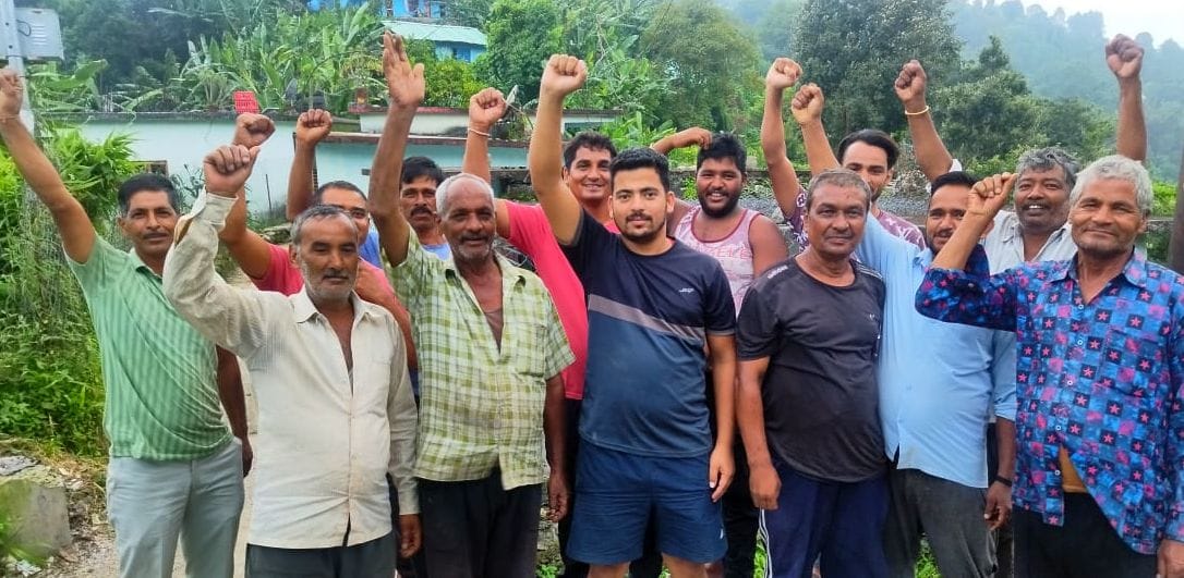 Demonstration of villagers of Dhurauli against Jal Nigam