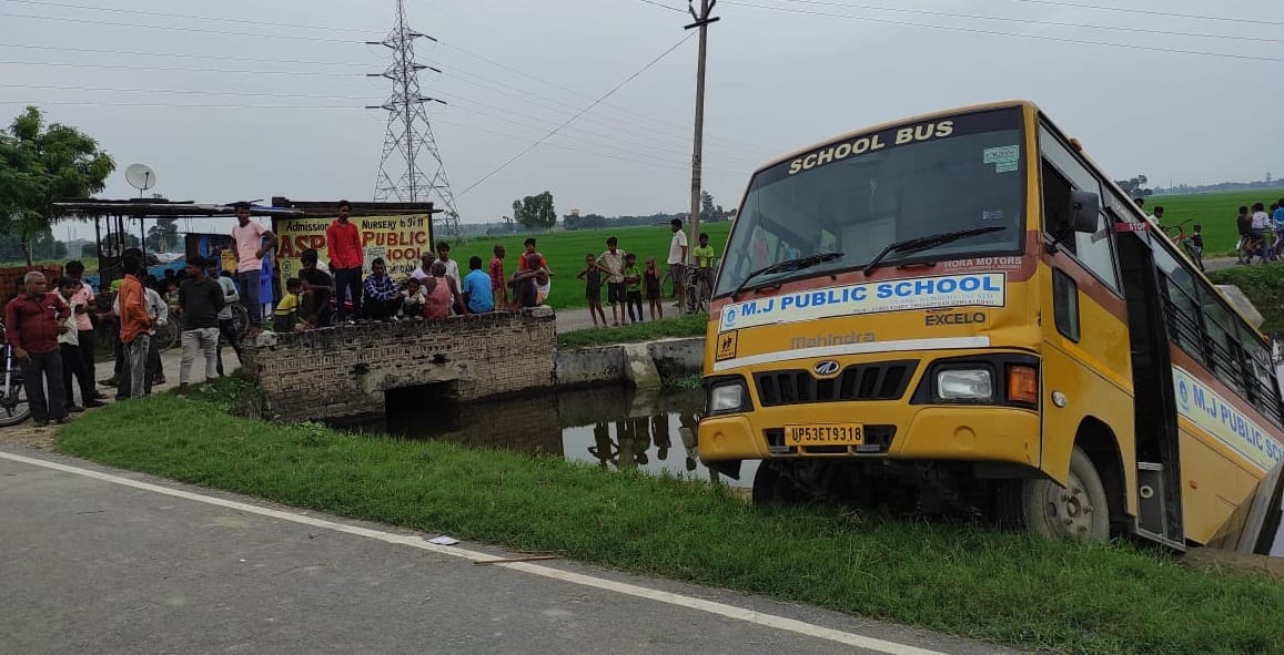 School bus slips into pit, students narrowly escape