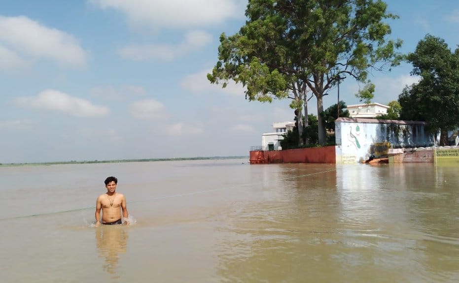 Surge in Ganga, threat of flood in 15 villages, alert