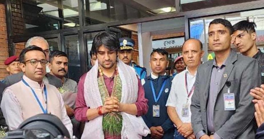 Dhirendra Shastri reached Nepal, story started in Naval Parasi