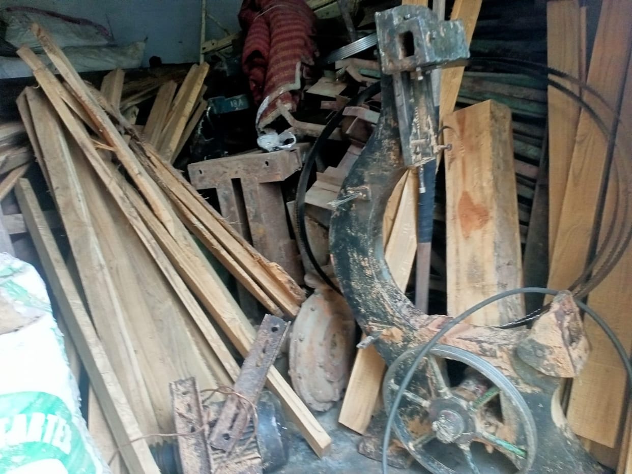 Forest department seized saw machine in Manihargoth