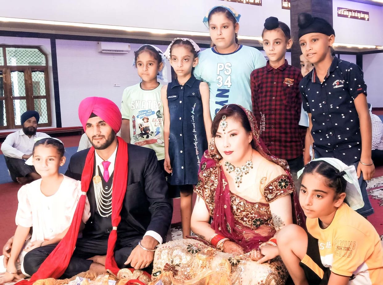 South Korea's Kim Boh Ni became the bride of Puwayan's Sukhjeet