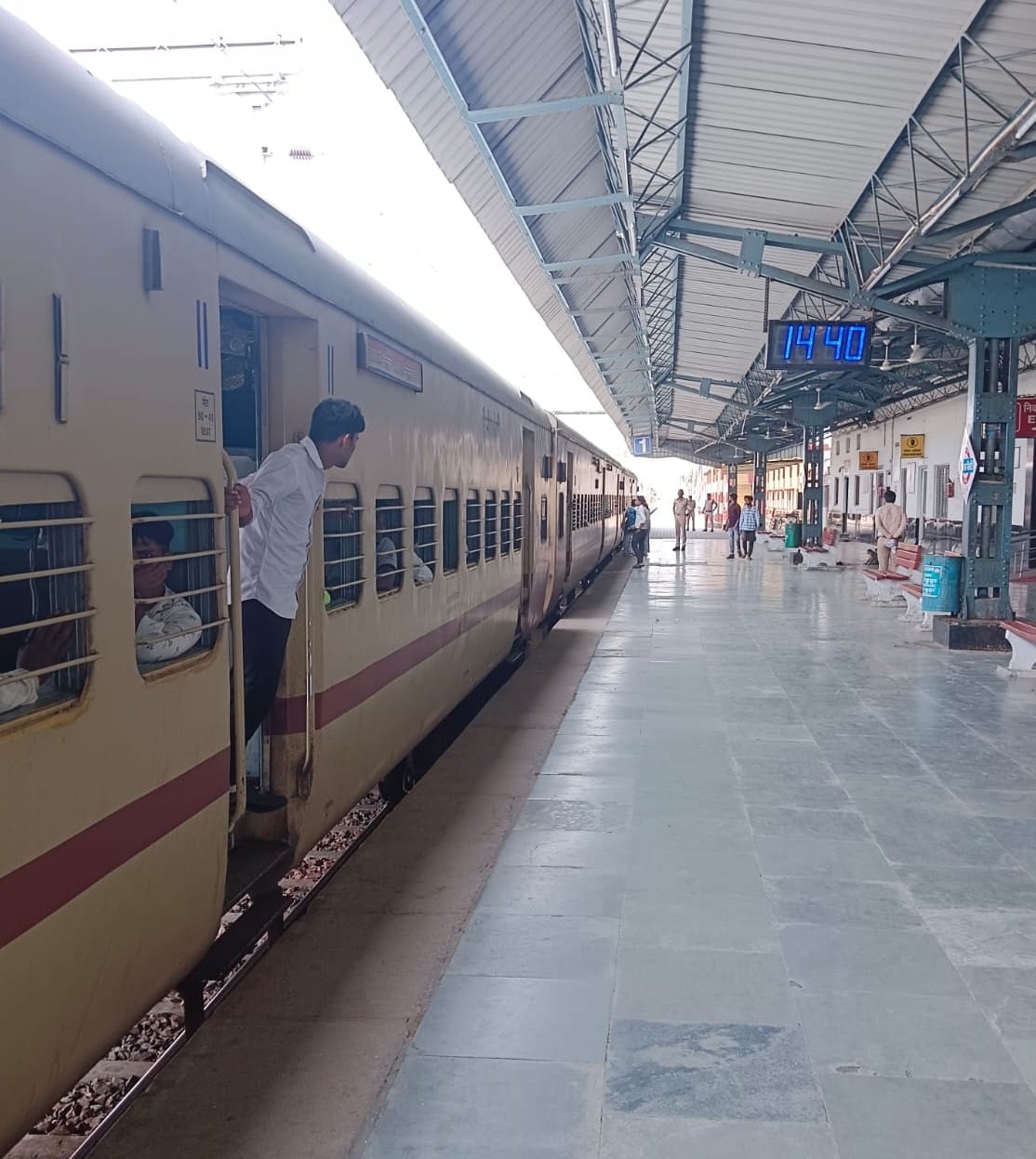 Passengers will have to wait for coach display