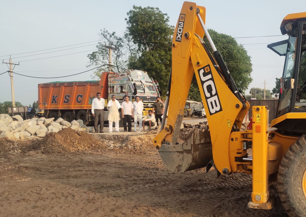 Construction of underpass at Hanspur Chowk closed due to floods resumes