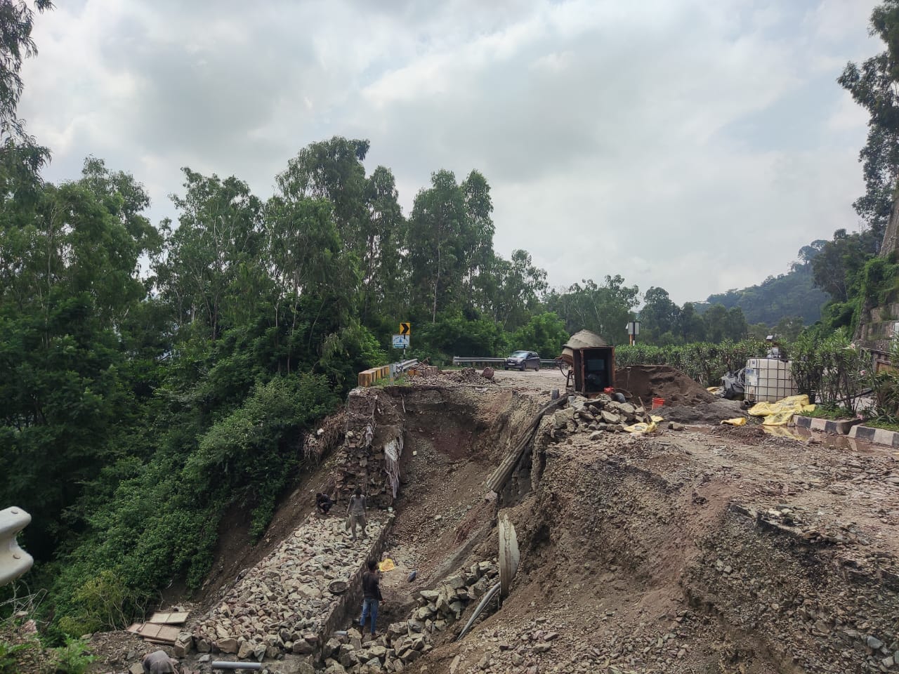 On Parwanoo-Solan Fourlane

repair work of sunken road started