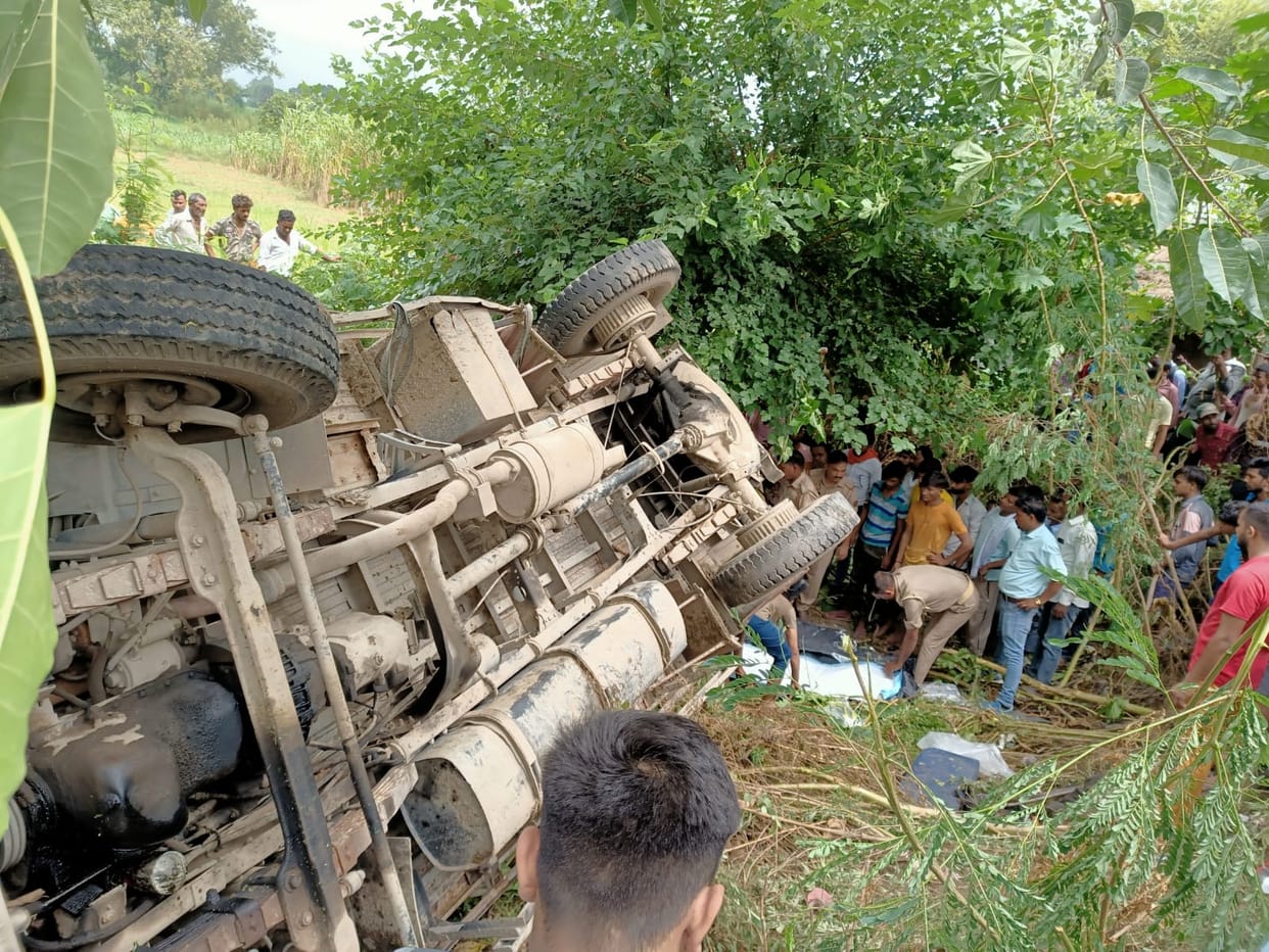 Tempo rider woman killed, five injured in truck collision
