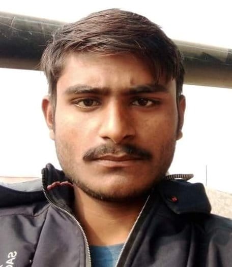 Bike collided with bull in Haidergarh, youth died, partner serious