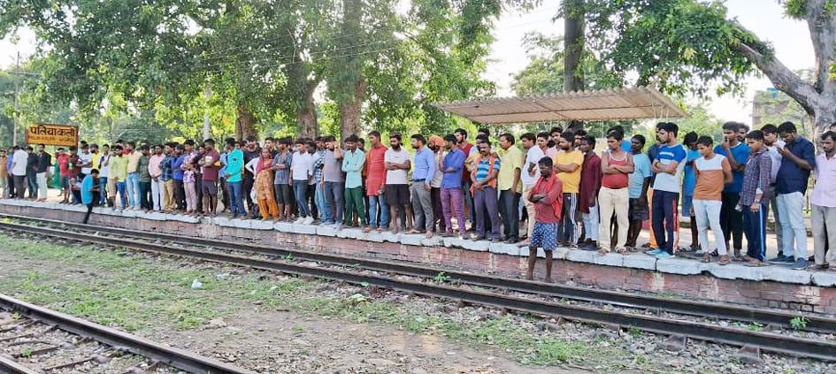 Youth dies after being hit by a train