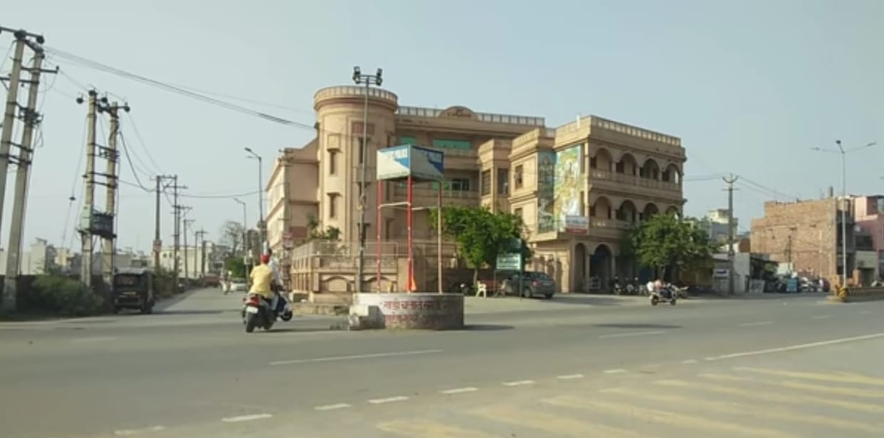 To make the city beautiful and attractive, the city council tied up with the architect agency