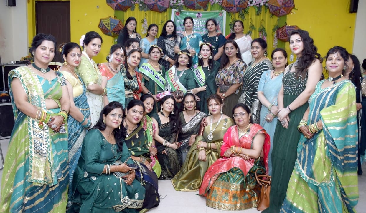 Women sang Malhar on Hariyali Teej, increased swings