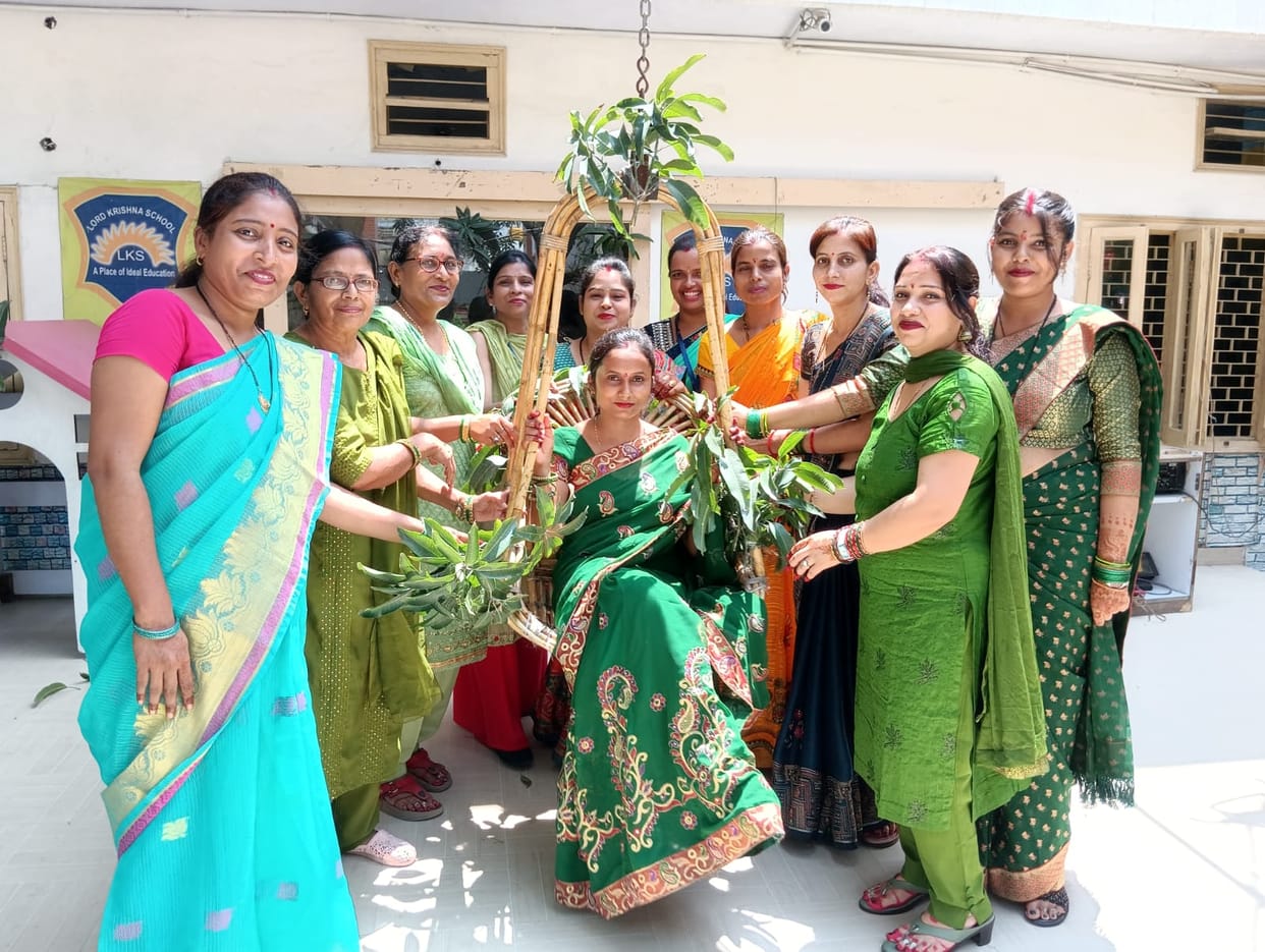 Women celebrated Hariyali Teej with enthusiasm