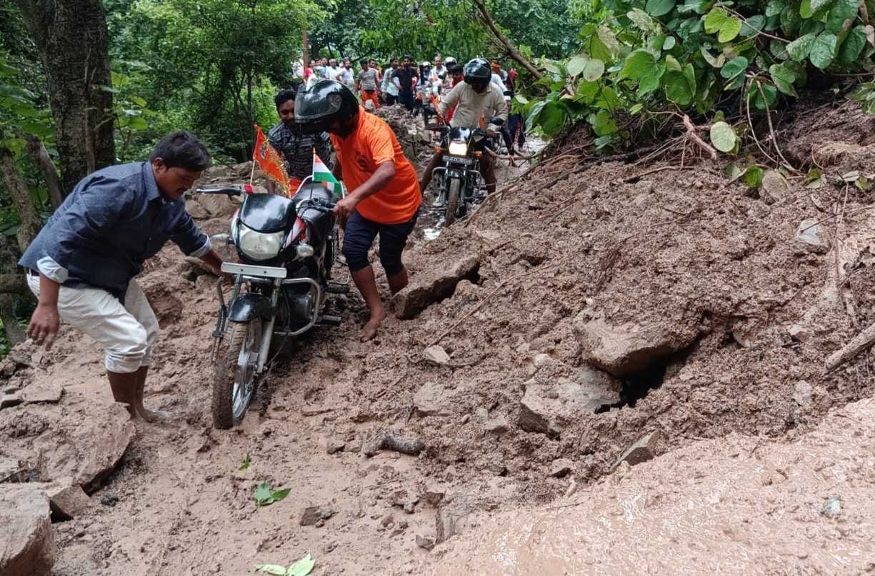 Road Block in poornagiri