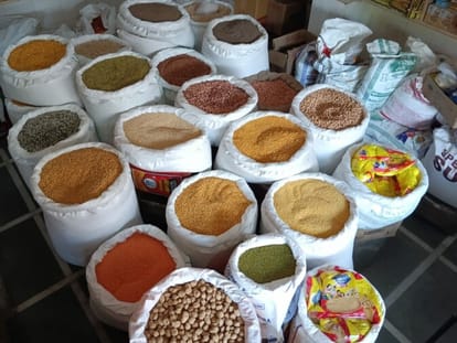 Pilibhit News: दाल में महंगाई का तड़का, मसाले भी गरम Inflation in pulses, spices also hot