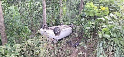 Unbalanced car overturned, driver injured