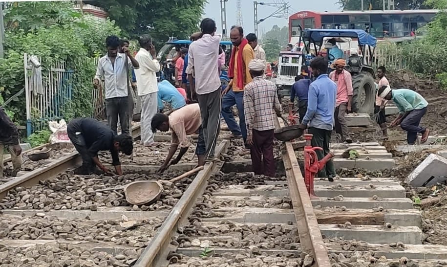 Rail track laying work started at Bijnor station