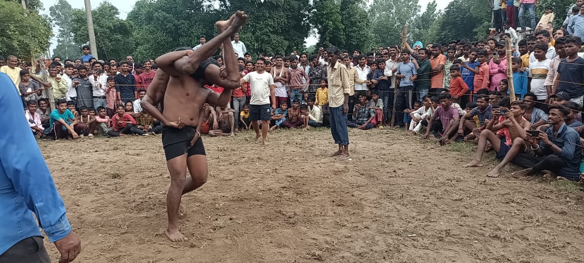 Crowd gathered in pagodas on Nag Panchami, freed from the shackles of snakebite