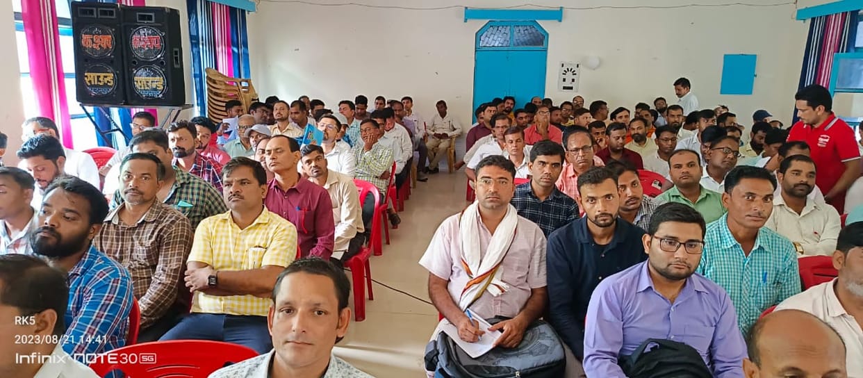 In the review meeting, emphasis was laid on the efficiency of the schools.