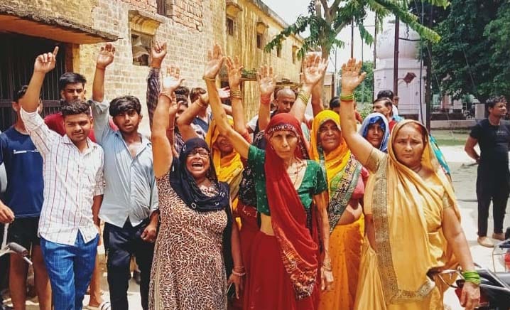 Electricity supply stalled for three days, people demonstrated