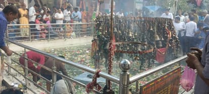 Bholenath's cheers echoed in the Shiva temple on the seventh Monday