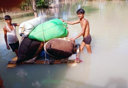 Highway and all contact routes submerged due to flood of Ganga, traffic stopped