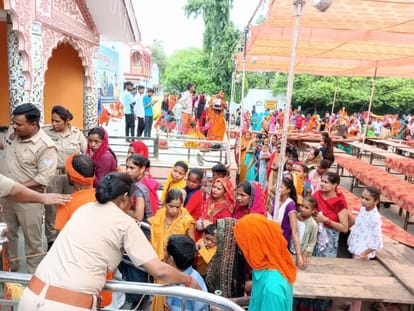 Devotees gathered to perform Bhole's Jalabhishek
