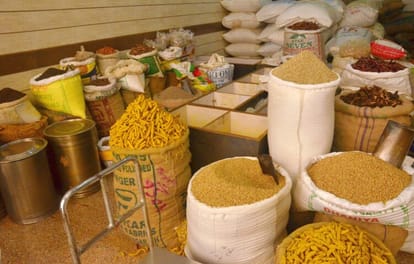 Fall in tomato prices, fever on spices