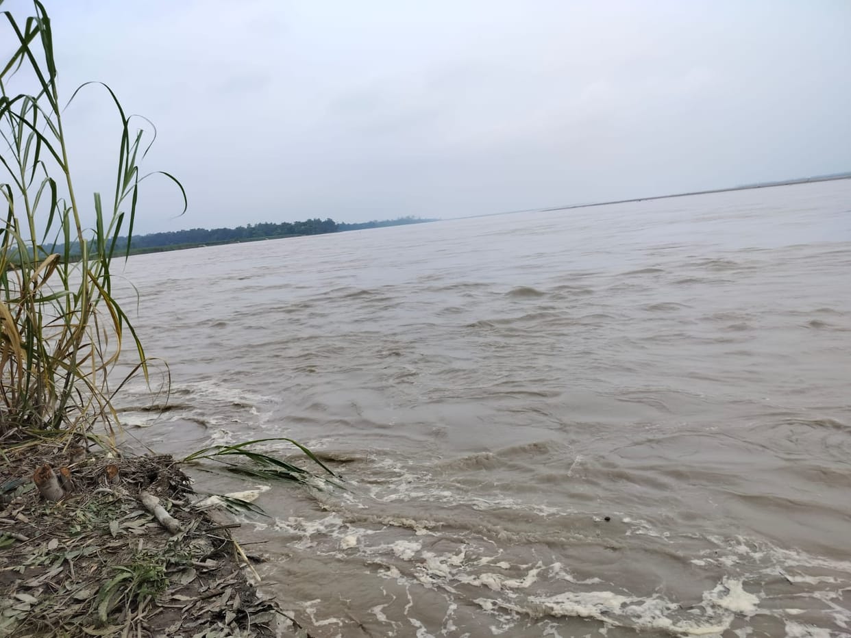 10 acres of sugarcane crop immersed in the river