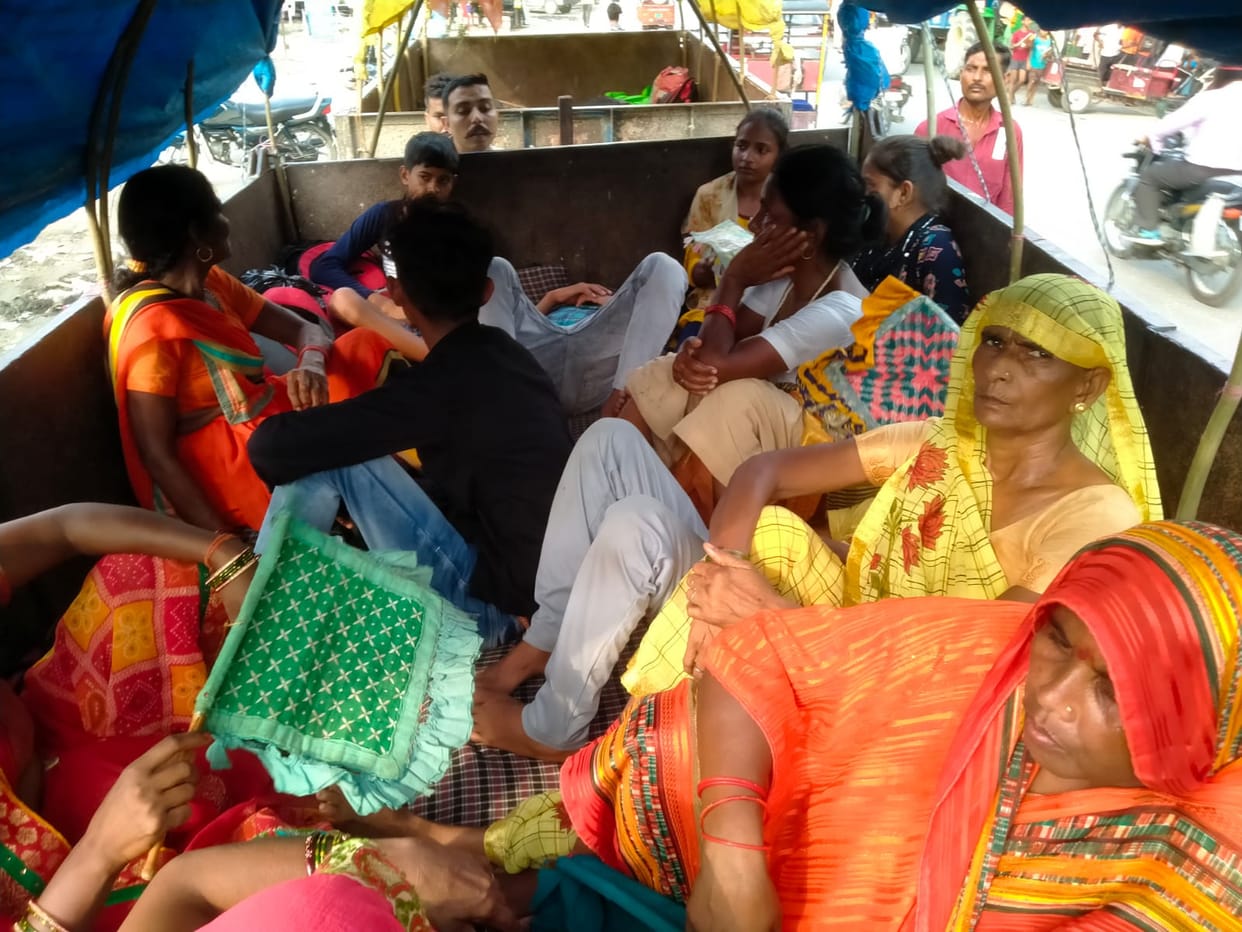 Kanwaria jumped into the drain after freeing her partner's hand, the dead body was found after an hour