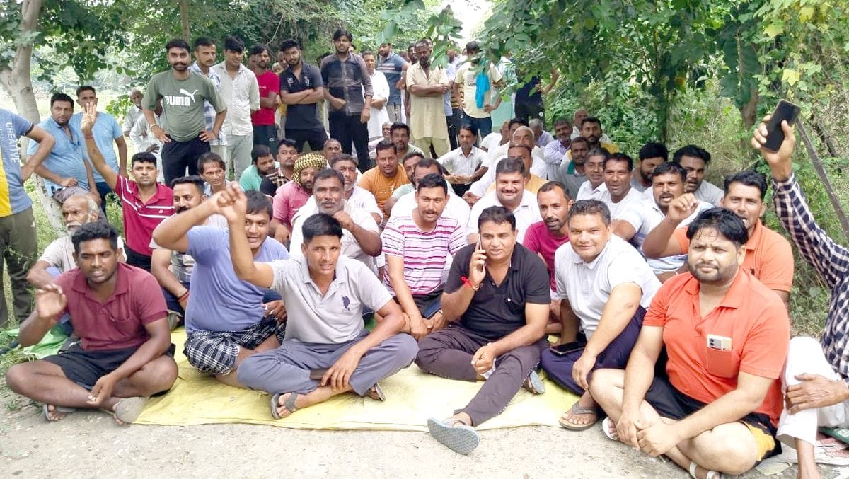Lockdown on power house in protest against burning problem