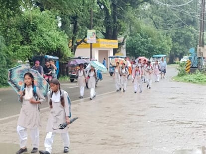 Heavy rains, relief from heat, waterlogging became a problem
