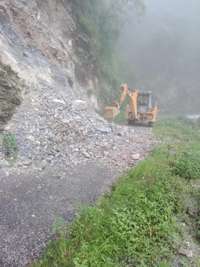 Three roads closed, six thousand people upset