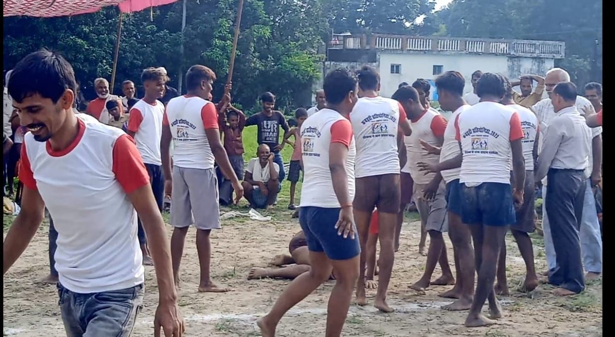East Tola won the kabaddi competition