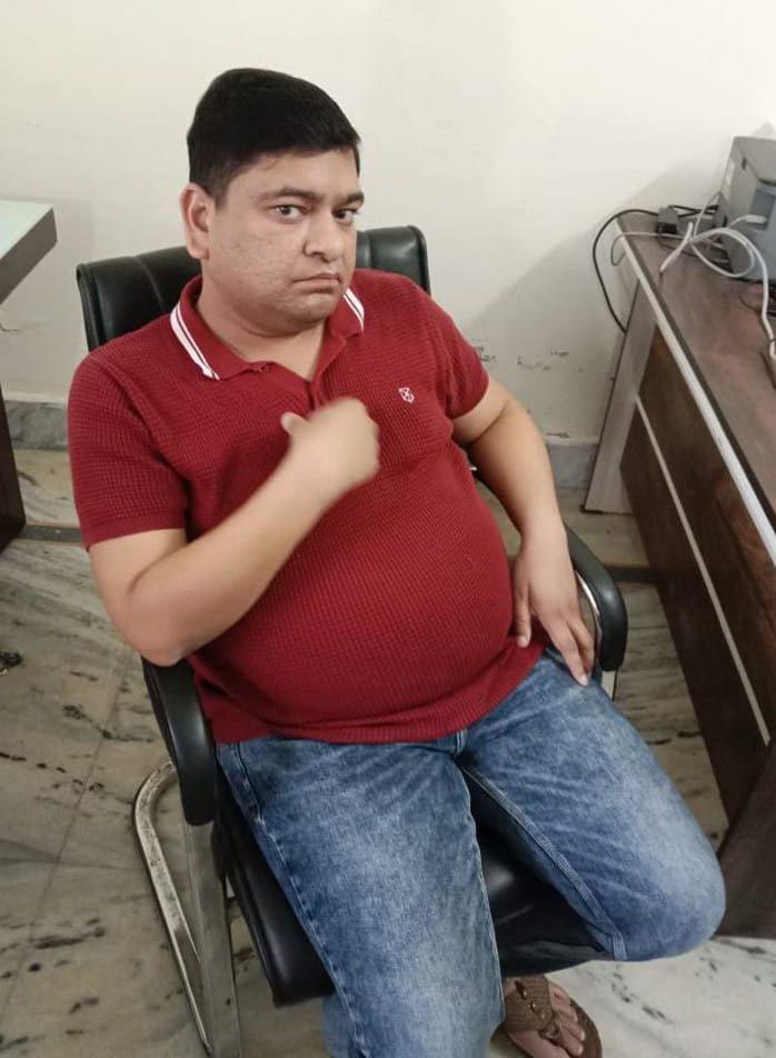 Doctor arrested for taking bribe of 28 thousand for fake MLR
