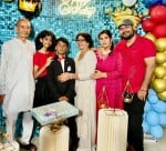 24जेएनडी12 : अपने माता-पिता, पत्नी व बच्चाें के साथ वैज्ञानिक प्रवीण मोर। स्वयं