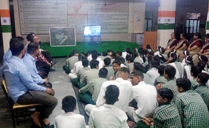 Students watch live telecast of Chandrayaan-3 landing