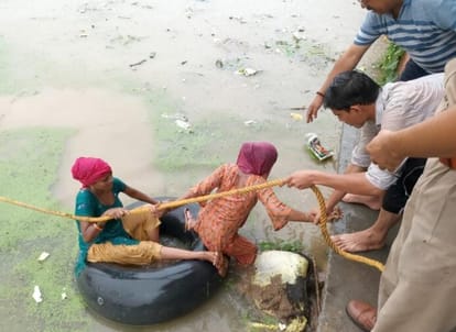 Water filled around the house due to rain, police pulled out relatives