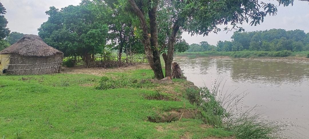 Rohin river erosion moving towards population, villagers are scared