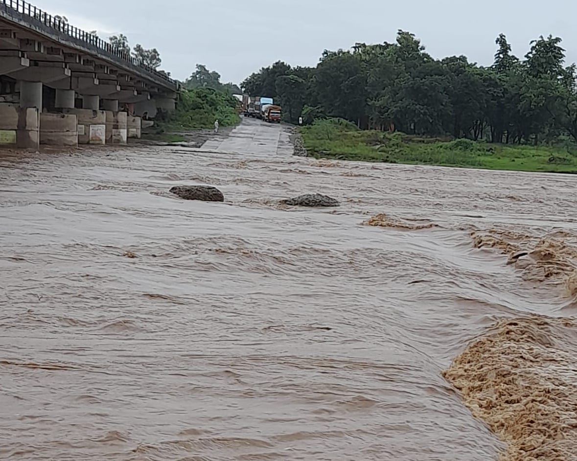 Water came on Kotwali river in Bhaguwala, traffic stopped