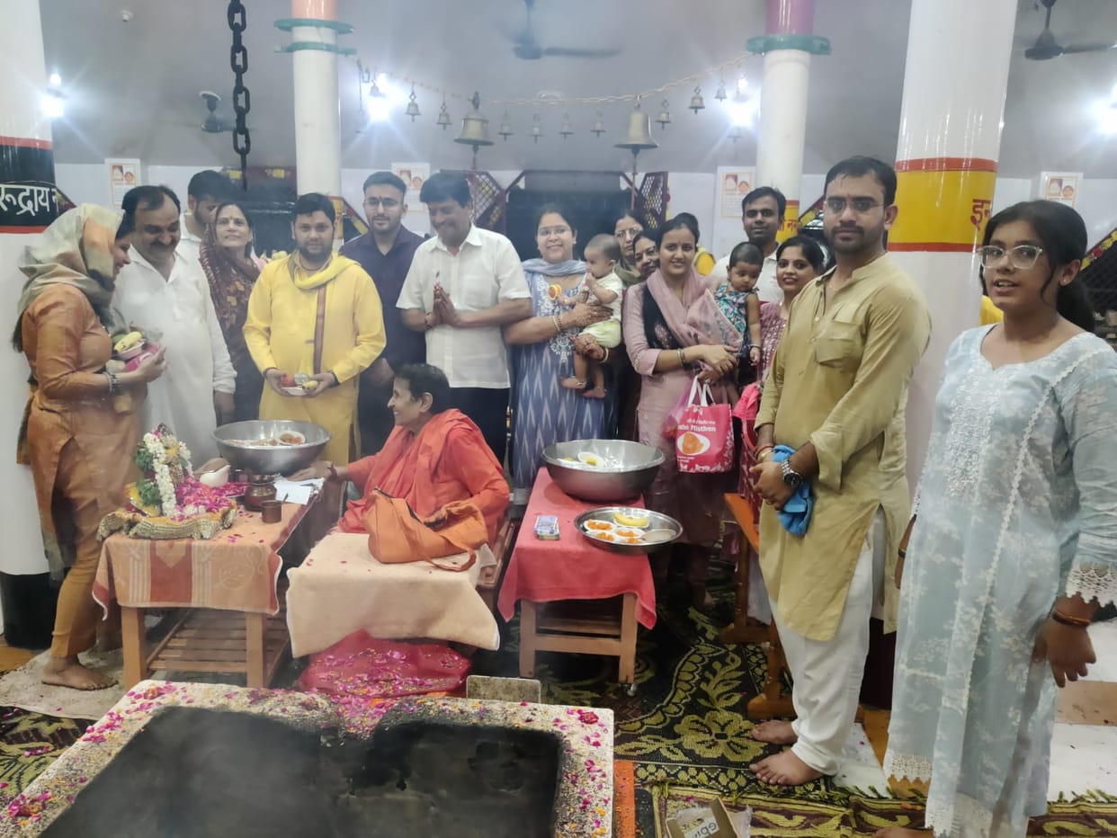 Havan purifies the atmosphere: Swami Muktanand