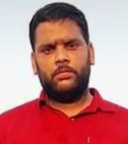 The shopkeeper hanged himself by calling the narrator and the girl as accused