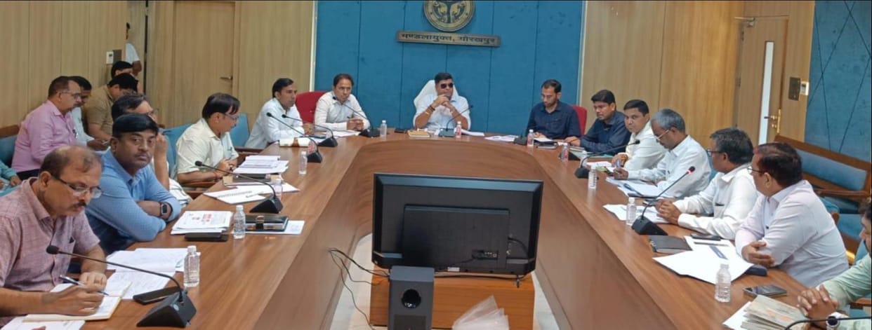 Delay in land acquisition and registry, commissioner gave notice to Sadar Tehsildar
