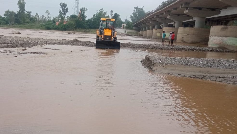 Kotwali and Malan swelled due to the rains of the mountains