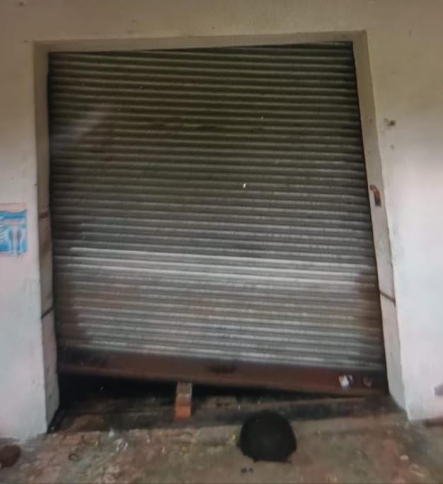 Cash stolen from two grocery stores by breaking locks