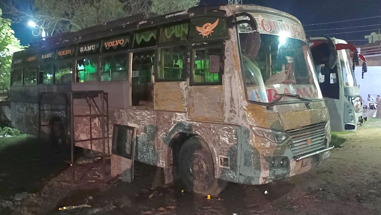 mechanic died due to electrocution in bus