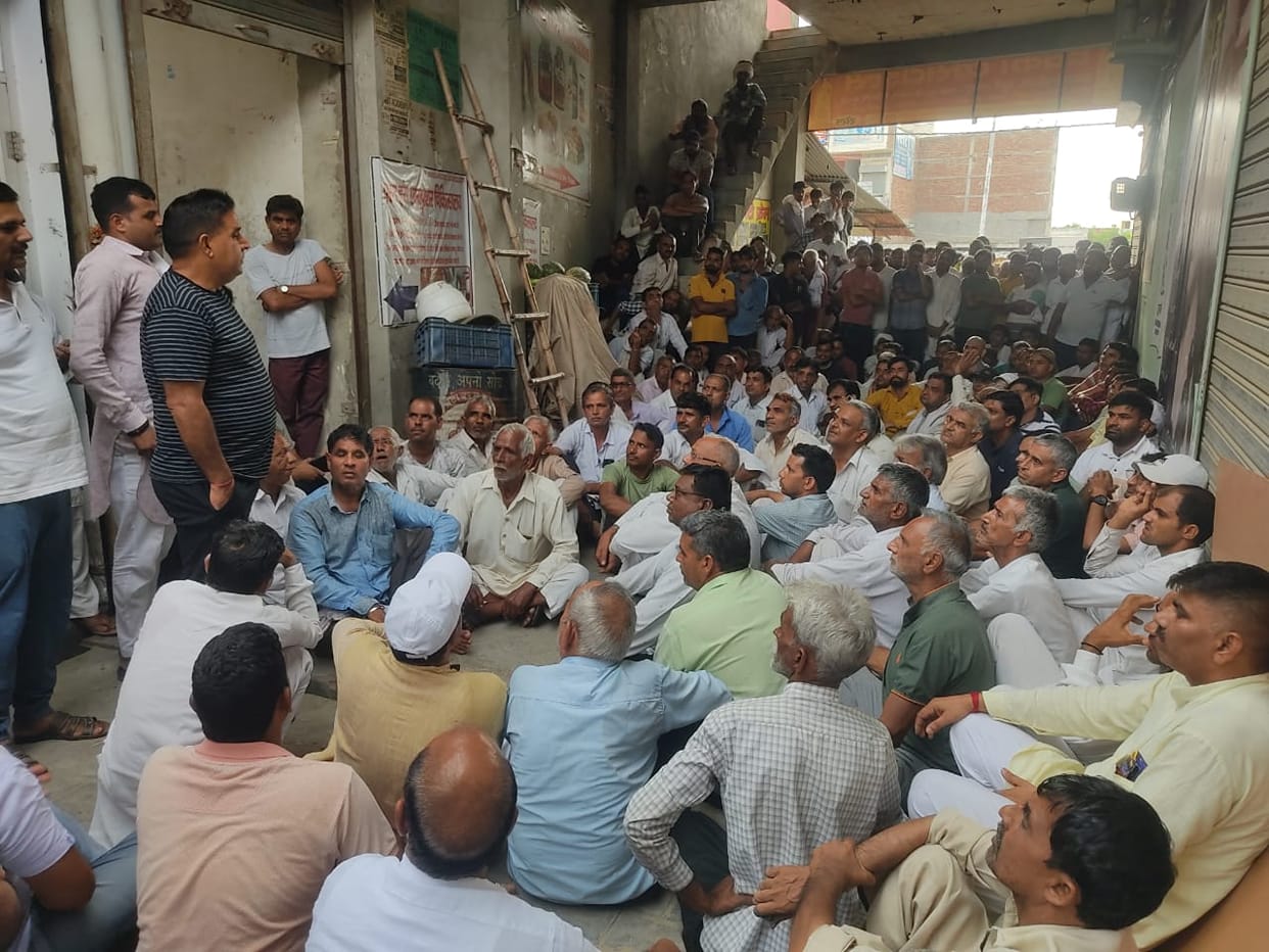 Merchant leader met SHO and SDM in case of businessman assault