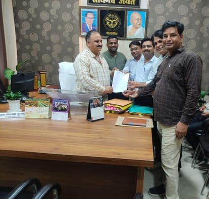 Expressed protest by tying black ribbon, submitted memorandum to CMO