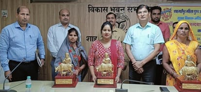 Three milk producing women farmers honored