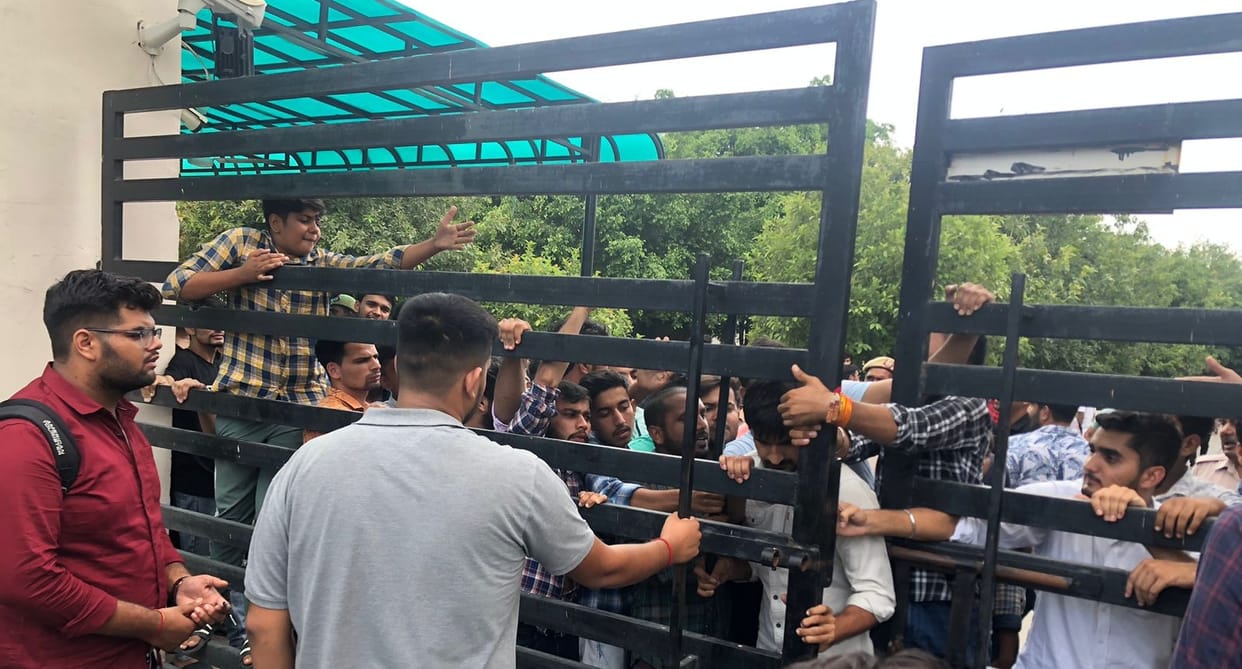 Troubled by the closure of the mess, the students protested by locking the main gate of the hostel