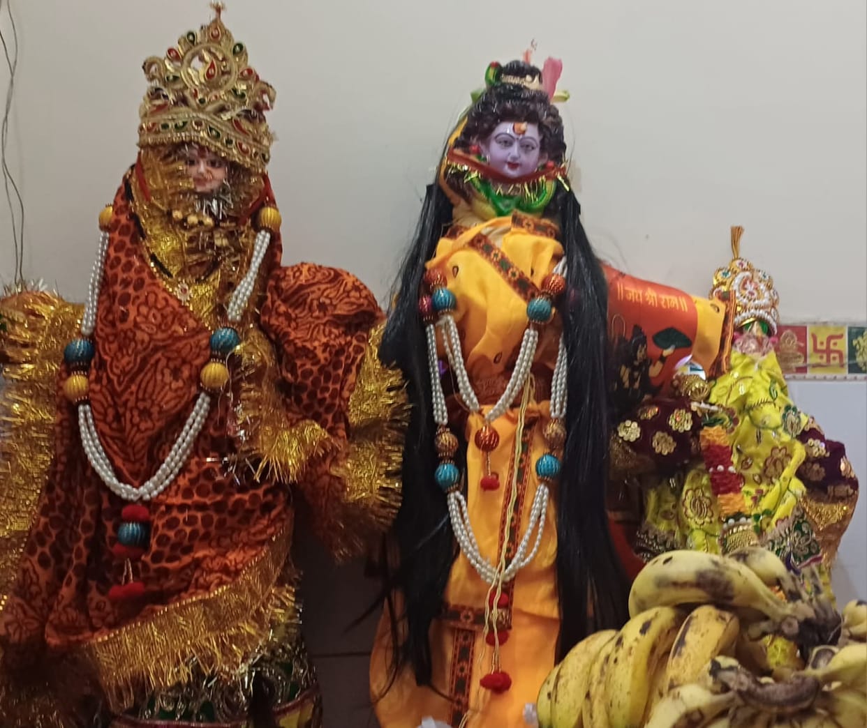 Gave farewell to mother Gaura with moist eyes
