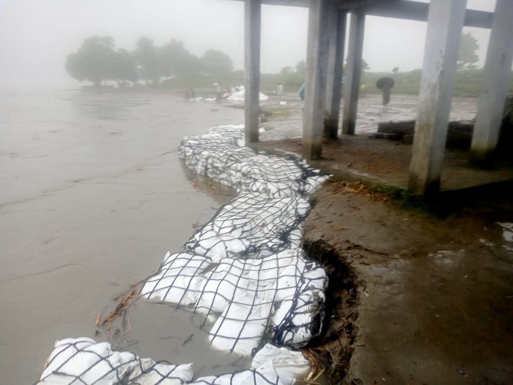 shiv pratima fell down in river